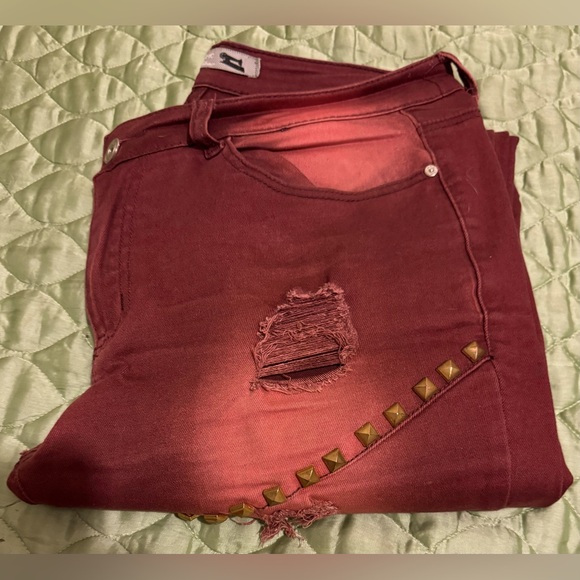 ❤️Women’s Distressed Studded Jeans❤️Rust Color❤️Size 11/12❤️BLUE TOPIC❤️ - Picture 10 of 13